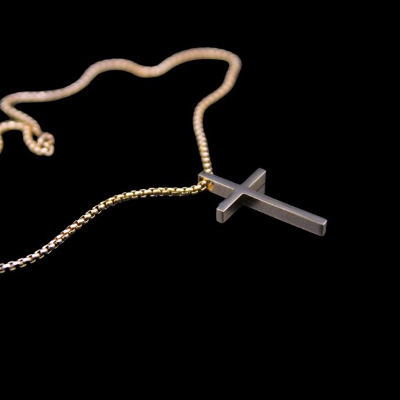 18k Gold Plated Surgical Stainless Steel Cross † on 2mm Box Chain Necklace - Picture 3 of 9